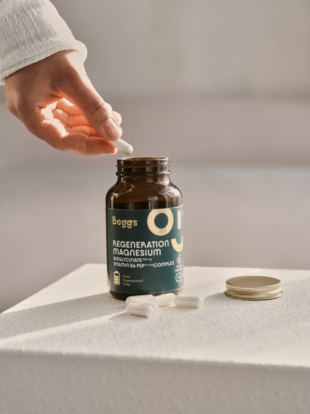 💚 Beggs Magnesium v novém kabátku (ale ve stejném složení i kvalitě❗️). Co na něj říkáte?

✨ Hořčík a vitamín B6:
- přispívají k normální činnosti nervové soustavy
- podporují psychickou pohodu a energetický metabolismus
- pomáhají snížit únavu a vyčerpání
- hořčík navíc podporuje správnou činnost svalů, stav kostí a zubů
- B6 přispívá k tvorbě červených krvinek a regulaci hormonální aktivity

🚨 Jestli potřebujete doplnit zásoby hořčíku, nenechte si ujít naši červnovou akci! Nakupte 2 ks Beggs Magnesium a získejte 30 kapslí ZDARMA!

*Co říkáte na nový design obalu? Je možné, že v následujících týdnech ještě potkáte i původní verzi, než přejdeme kompletně na nový vzhled. I přes změnu obalu složení i kvalita produktu zůstávají zcela stejné!

#beggs #zacneteted #vitaminy #doplnkystravy #doplnekstravy 

Doplněk stravy