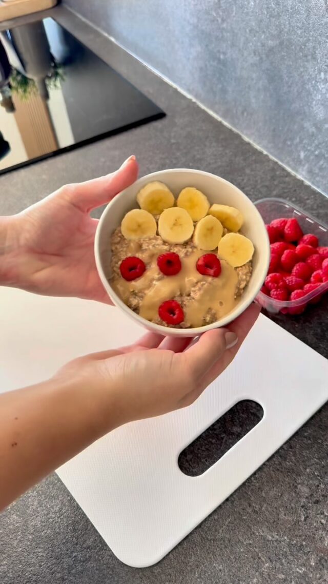 Nestíháte rána? 💤 Zkuste připravit snídani během pár minut už večer. 
Vyzkoušejte náš jednoduchý recept na overnight oats s příkrmy Beggs - skvělý nápad na rychlou, zdravou a výživnou snídani pro malé i velké. 

🚨 Nezapomeňte využít naší akce na příkrmy za 29,90 Kč/ks - jen do 30. května! 

🥣 Stačí smíchat pár surovin, přidat oblíbený Beggs příkrm a nechat přes noc odpočívat v lednici. Ráno vás čeká nadupaná snídaně plná chutí.

#beggs #zacneteted #mindfulparenting #rodina #rodicovstvi #vsimaverodicovstvi #vsimavost #materstvi #snidane #overnightoats
